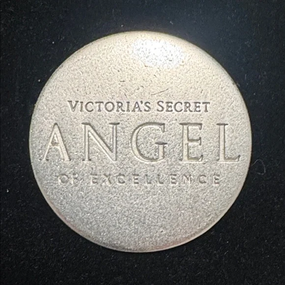 Victoria’s Secret “Angel of Excellence” Pin (BR555) - Picture 5 of 7